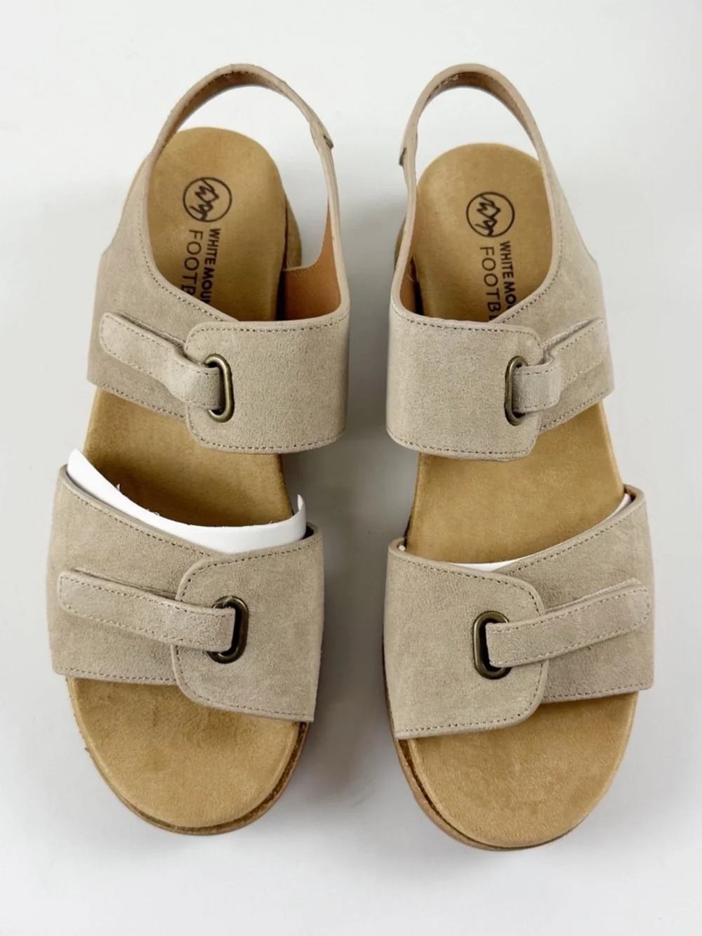White Mountain Footbed Gelato Wedge Sandals Womens 10M Sandalwood Suede NEW